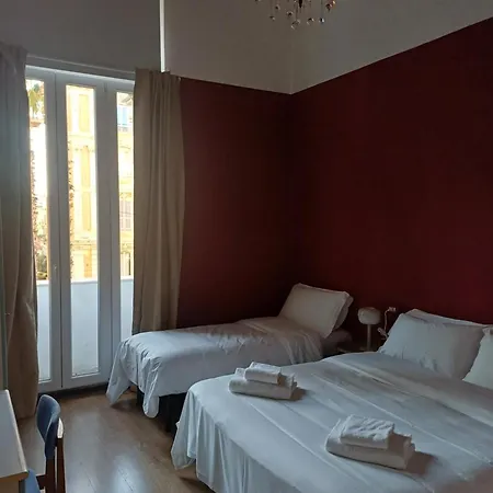 Ξενοδοχείο Malibu 2*